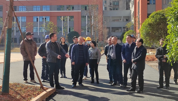 進賢縣副縣長舒丹蒞臨進賢縣基礎教育提升改造工程項目調(diào)研6001.jpg
