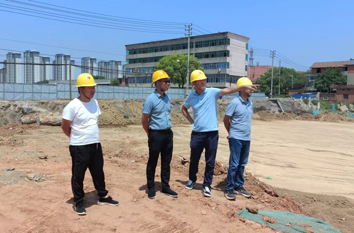 黎德義到廣州路東延工程、昌東三路道路建設(shè)工程開展安全質(zhì)量檢查
