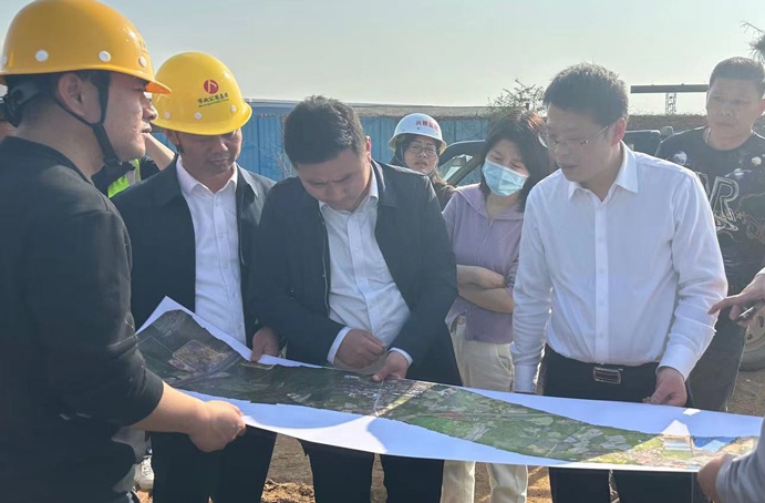 市政公用集團劉順保到朱橋東路項目、昌東三路項目、秦坊安置房項目調(diào)研