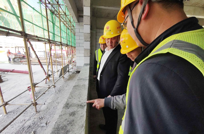 徐旭前往市政公用城三期項目、市政綠色建材科技產業(yè)園項目調研