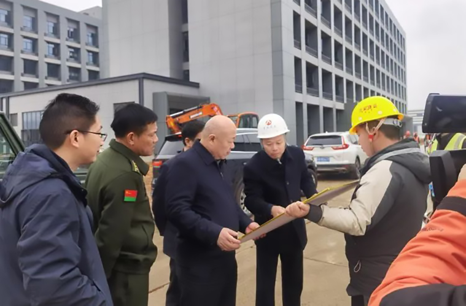 新建區(qū)人大常委會黨組書記、主任錢和平來到市政綠色建材科技產(chǎn)業(yè)園項(xiàng)目調(diào)研