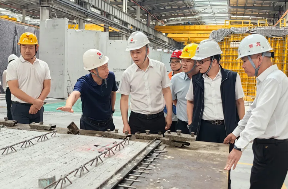 葛威敏到綠色產(chǎn)業(yè)園、新建區(qū)人民醫(yī)院二部項目調(diào)研